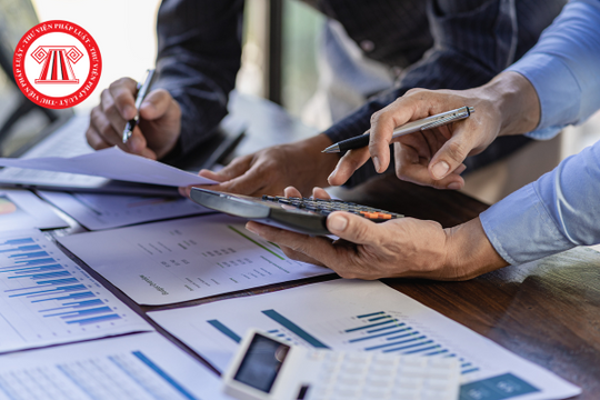 Thời hạn quyết toán thuế TNCN cho người nước ngoài xuất cảnh có ủy quyền lại cho tổ chức trả thu nhập quyết toán là bao lâu?