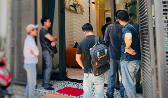 Bán nhà Hà Nội thời 'sốt nóng': Căn nhà trong ngõ gần 7 tỷ rao bán chưa đầy 1 ngày đã có khách đặt cọc