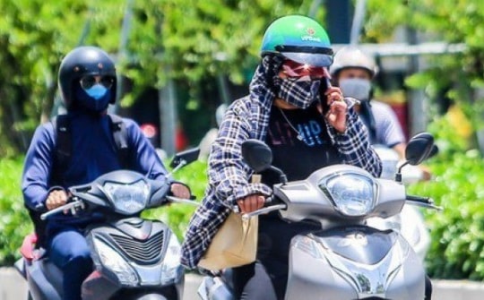 Miền Bắc, miền Trung nắng nóng gay gắt trước khi bão vào