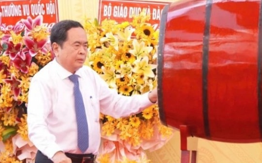 Chủ tịch Quốc hội Trần Thanh Mẫn dự lễ Khai giảng tại Vĩnh Long