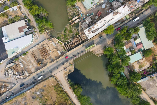 Cây cầu 900 tỉ đồng ngay Tp.Thủ Đức “hẹn” ngày thông xe sau 8 năm dân chờ đợi