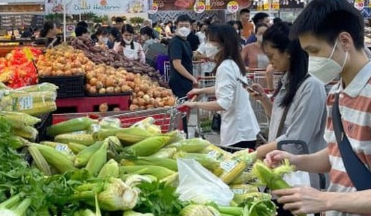 Siêu thị đủ hàng thiết yếu, người dân không cần tích trữ quá nhiều