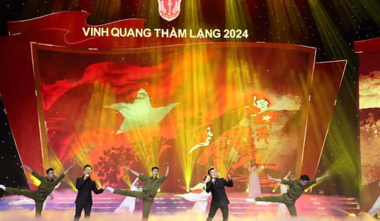Đêm nghệ thuật ấn tượng ngợi ca vinh quang thầm lặng của lực lượng Cơ yếu Việt Nam