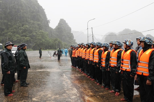 Ứng phó bão số 3: Cứu giúp nhân dân là mệnh lệnh từ trái tim!