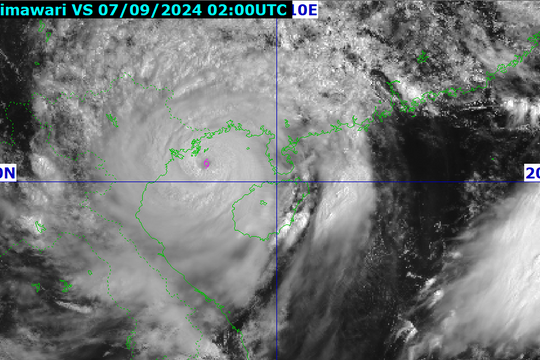 Bộ trưởng GDĐT: Căn cứ thực tế cho học sinh nghỉ học; tuyệt đối không chủ quan với hoàn lưu sau bão