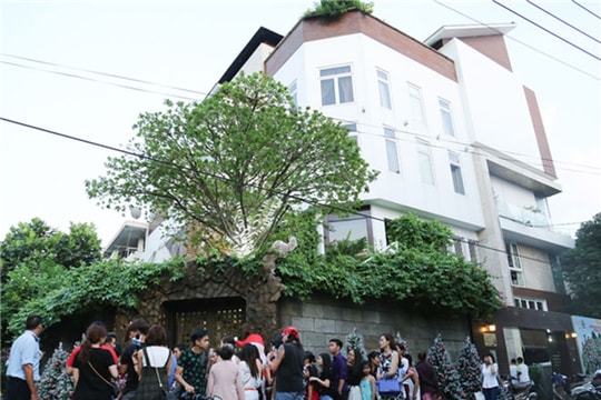 Cận cảnh căn biệt thự bị rao bán của Đàm Vĩnh Hưng