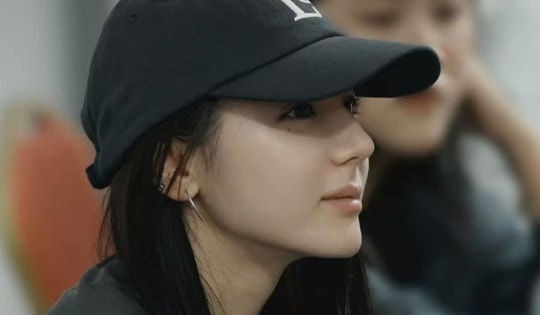 Mặt mộc của Địch Lệ Nhiệt Ba