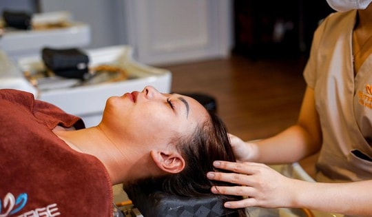 4 cách massage đầu tại nhà thư giãn chỉ sau 15 phút