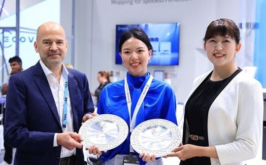 DEEBOT X8 PRO OMNI "oanh tạc" IFA 2024, ECOVACS mang về 2 giải thưởng danh giá