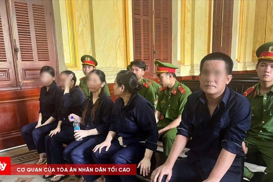 Tiếp tay vận chuyển trái phép hàng hóa từ nước ngoài về Việt Nam