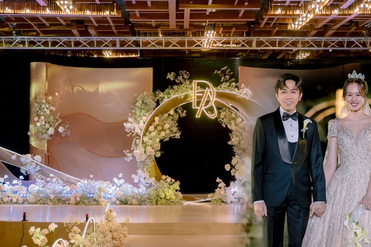 Tiệc cưới lấy cảm hứng từ 'cuộn phim tình yêu' của Anh Đức