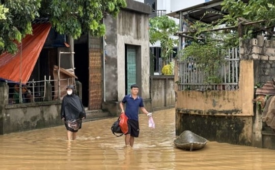 Dân rốn lũ Chương Mỹ lại chạy lụt