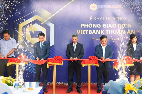 Vietbank và “cú đúp” trong ngày khai trương Điểm Giao dịch thứ 119 – Phòng Giao dịch Vietbank Thuận An
