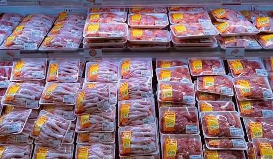 Hàng trăm tấn hàng 0 đồng từ miền Nam nhanh chóng được đưa đến các tỉnh ở miền Bắc đang chịu bão lũ