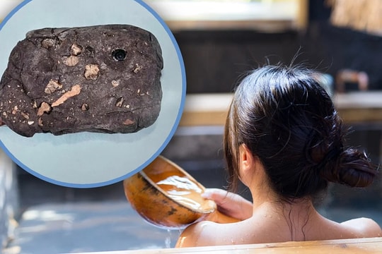 Chiêu quay lén 1.000 phụ nữ tắm suối nước nóng của gã người Nhật