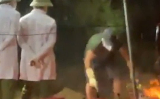 Mộ bố chồng bị trộm hài cốt sau khi nhận tin nhắn “chuẩn bị 5 tỉ đồng”