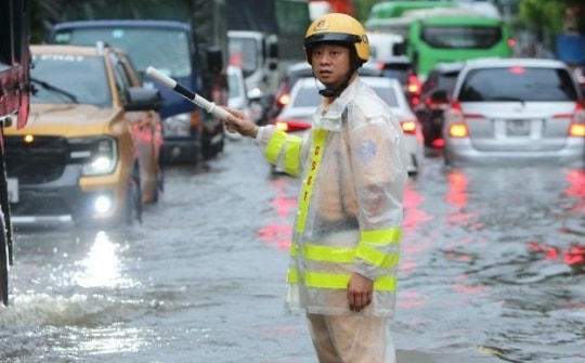 4 điểm trên cao tốc Nội Bài - Lào Cai bị tắc do ngập nước, sạt lở