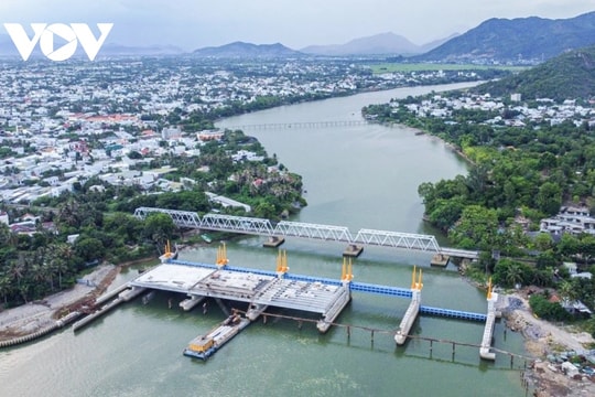 Khánh Hòa ban hành 63 thủ tục hành chính mới, giải quyết thủ tục đất đai cho người dân