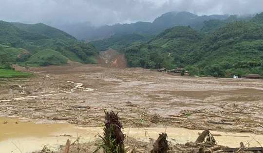 8 người mất tích sau lũ quét ở thôn Làng Nủ đã kịp thoát thân