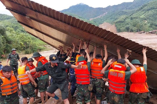 Ủy ban Trung ương MTTQ Việt Nam tiếp nhận từ thiện ủng hộ vùng lũ lụt đến khi nào?