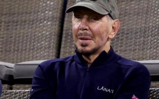 Người vừa vượt mặt Jeff Bezos để trở thành tỷ phú giàu thứ hai TG trong vài giờ có bao nhiêu tiền?