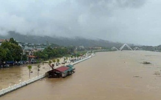 Đình chỉ công tác 2 chủ tịch xã né tránh trách nhiệm trong mưa bão tại Lào Cai