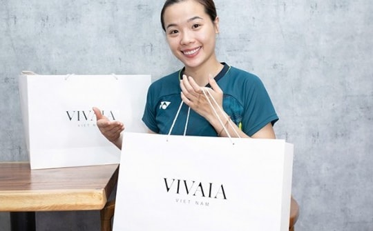 Hoa khôi cầu lông Nguyễn Thùy Linh bị chinh phục bởi giày Vivaia