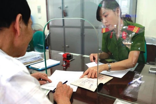 Việt kiều về nước thăm người thân có phải đăng ký tạm trú?