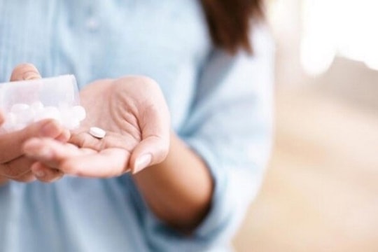 Tự dùng thuốc chữa đau họng, thai phụ sốc phản vệ nguy kịch