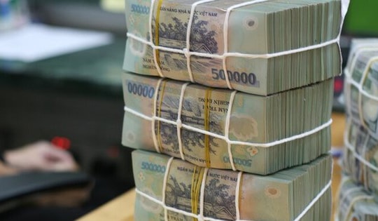 Lãi suất MBBank, SHB mới nhất: Cùng gửi 300 triệu đồng nhận bao nhiêu tiền lãi?