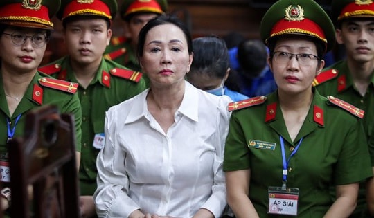 Những hình ảnh đầu tiên về phiên tòa bà Trương Mỹ Lan lần thứ 2