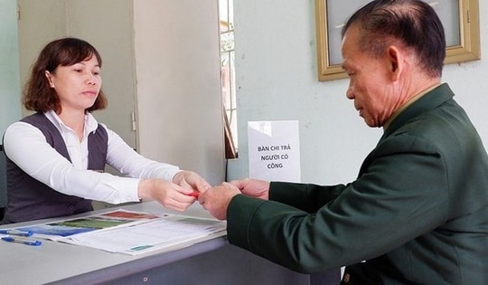 Thế nào là người có công giúp đỡ cách mạng? Các chế độ được hưởng đối với người có công giúp đỡ cách mạng