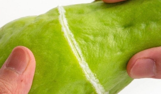 Mẹo gọt su su không dính nhựa vào tay