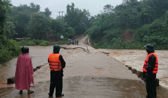 Hơn 200 điểm ở 80 xã nguy cơ cao lũ quét, sạt lở đất do ảnh hưởng của bão số 4