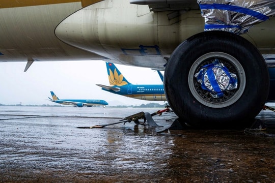 Ứng phó BÃO SỐ 4: Đóng cửa sân bay Đồng Hới