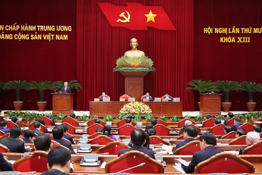 NGÀY LÀM VIỆC THỨ 2 CỦA HỘI NGHỊ TRUNG ƯƠNG 10