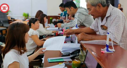 Điều kiện, thủ tục xem xét, quyết định nghỉ hưu ở tuổi cao hơn đối với viên chức năm 2024