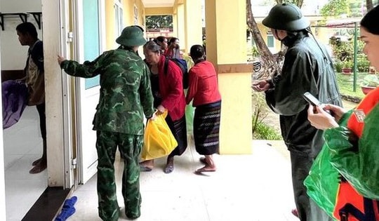 Nguy cơ sạt lở núi trong đêm, Quảng Trị di dời khẩn cấp 84 hộ dân