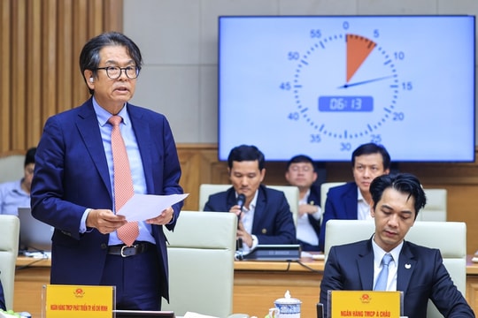 Chủ tịch HDBank đề nghị NHNN nới thêm room tín dụng cho các ngân hàng tăng trưởng tốt