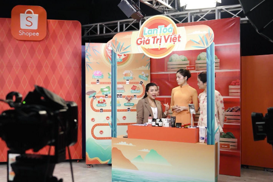 Tinh Hoa Việt Du Ký đạt kỷ lục hơn 10 nghìn đơn hàng bán ra ngày 15.9