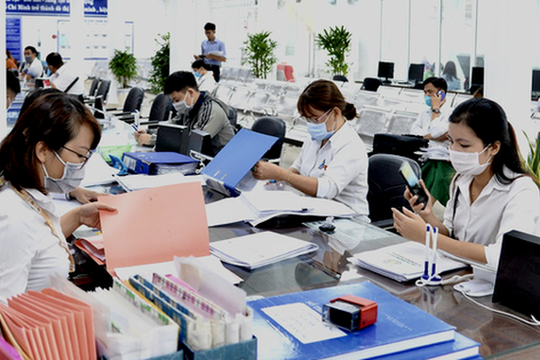 Hướng dẫn bậc lương với công chức đã có thời gian công tác có đóng BHXH bắt buộc