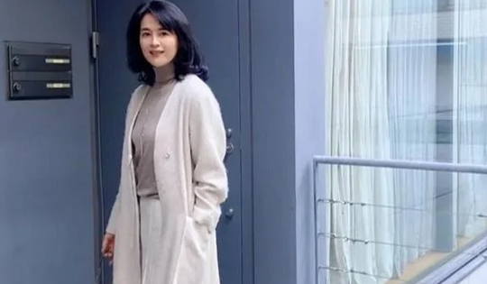 Cách người phụ nữ 52 tuổi này tạo ra cuộc sống tối giản: Đừng mua sắm quần áo và son môi bừa bãi