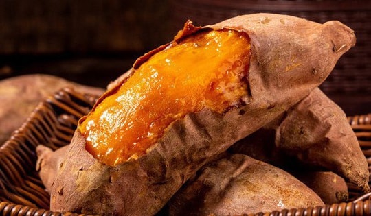 Cách nướng khoai lang chảy mật bằng nồi cơm điện