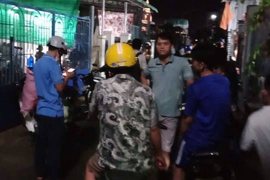 Do mâu thuẫn, thiếu niên 13 tuổi bị đến tận nhà đâm tử vong