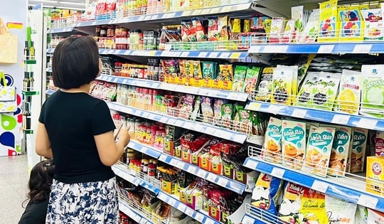 Siêu thị bán hàng không lợi nhuận nhằm chia sẻ khó khăn với người dân vùng lũ phía Bắc