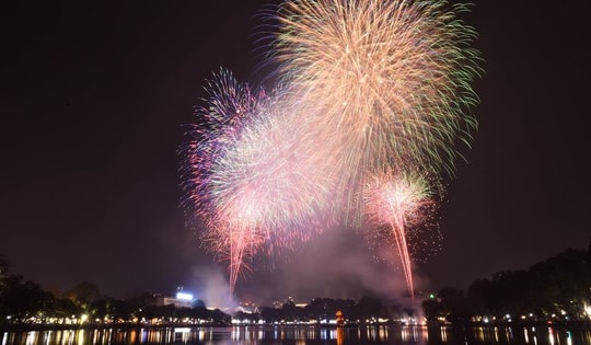 Thông tin mới nhất về việc Hà Nội bắn pháo hoa 'đón chào' 70 năm Ngày Giải phóng Thủ đô