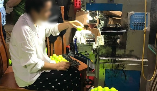 Phát hiện cơ sở sản xuất hàng chục nghìn quả bóng Golf giả mạo nhãn hiệu