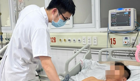 Sau 6 ngày bị gạch rơi vào chân, người đàn ông ở Hưng Yên nhập viện cấp cứu