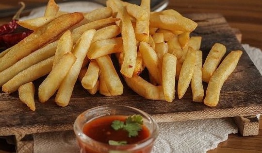 Cách làm khoai tây chiên bằng nồi chiên không dầu, thơm ngon, ngoài giòn trong bùi, không cần bột