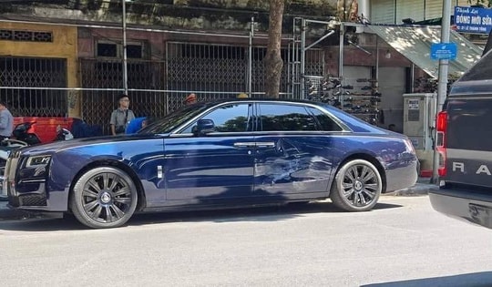 Tình huống pháp lý vụ xe sang Rolls-Royce Ghost bị đâm móp cửa ở Hà Nội